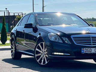 Mercedes E-Class foto 2