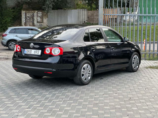 Volkswagen Jetta foto 4