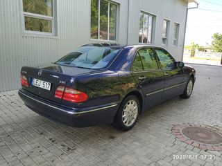 Mercedes E Class foto 4