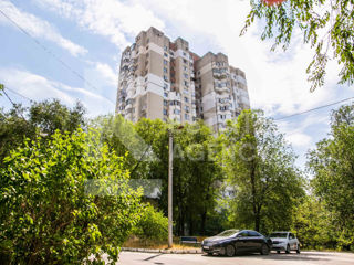 Apartament cu 4 camere, 75 m², Centru, Chișinău foto 1