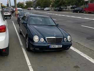 Mercedes E-Class foto 2