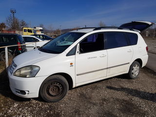 Разборка Toyota Avensis Verso 2.0D D-4D foto 2