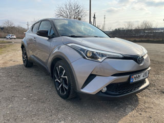 Toyota C-HR foto 2