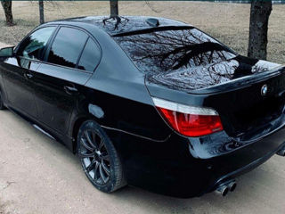 BMW 5 Series фото 5