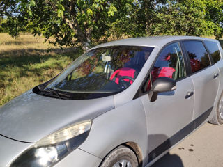 Renault Grand Scenic foto 2