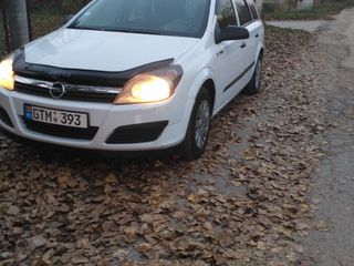 Opel Astra foto 1