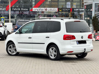 Volkswagen Touran foto 5