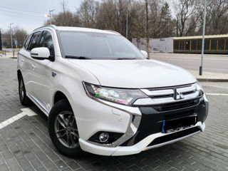 Mitsubishi Outlander foto 1