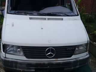 Mercedes Srinter foto 1