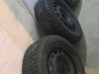 4 roţi discuri +scaturi de iarnă 195/65 R15 (5/112) MAXXIS protector 80 % VW SEAT Skoda etc foto 2