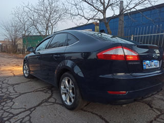 Ford Mondeo foto 2