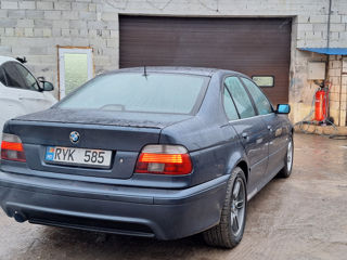 BMW 5 Series foto 6