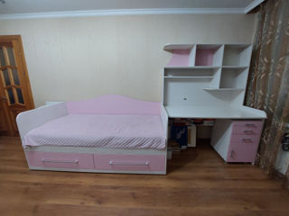 Кровать для девочки, подростка вместе со столом и прикроватной тумбой. foto 3