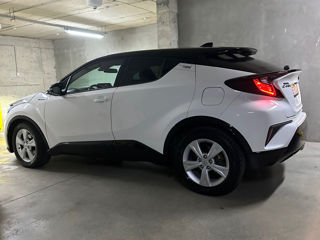 Toyota C-HR foto 4