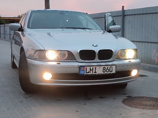 BMW 5 Series foto 10