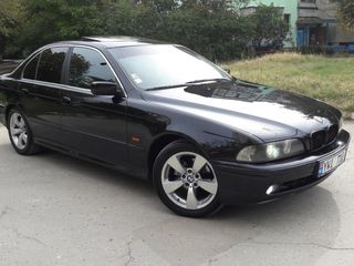 BMW 5 Series foto 2