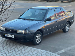 Nissan Sunny foto 2