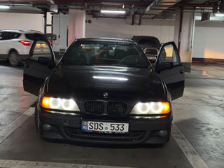 BMW 5 Series foto 2