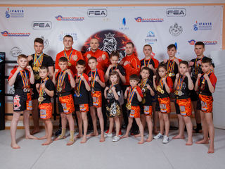 Buicani,sculianca.clubul sportiv "Garuda" invita toti doritorii la antrenamente-box,kickboxing,k-1.. foto 1