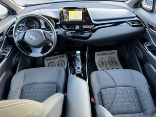 Toyota C-HR foto 9