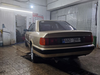 Audi 100 foto 2