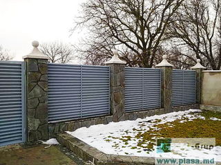 Gard tip jaluzele metalice.Жалюзийный забор в Молдове. foto 8