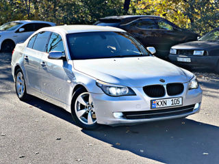 BMW 5 Series foto 2