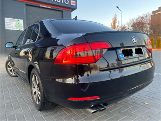 Skoda Superb foto 2