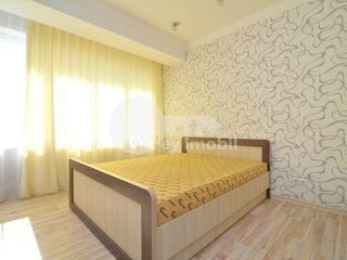 Centrul orașului ! Apartament spațios cu 3 dormitoare+salon, 1200 € ! foto 1