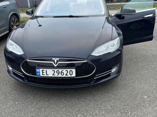 Tesla Model S foto 2