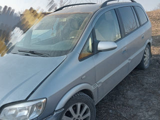 Opel zafira 2004 motor 2.0 diesel, este motorul intreg la moment