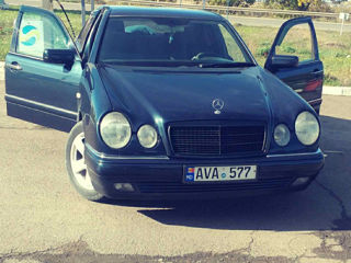 Mercedes E Class foto 2