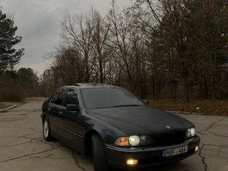 BMW 5 Series foto 2