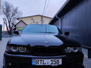 BMW 5 Series foto 3