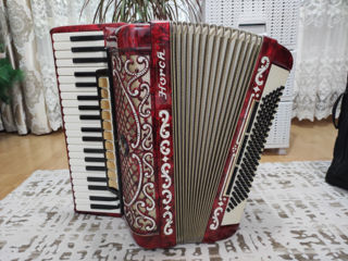 Acordeon Horch (180 bași) foto 1