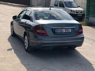 Mercedes C-Class foto 4