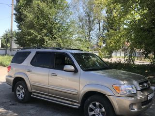 Toyota Sequoia foto 6