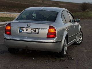 Skoda Superb foto 2