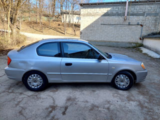 Hyundai Accent foto 4