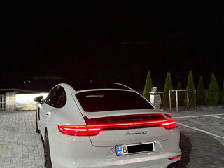 Porsche Panamera foto 1