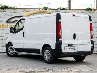 Opel Vivaro foto 2