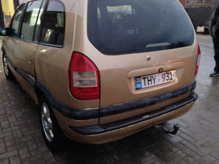 Opel Zafira foto 2