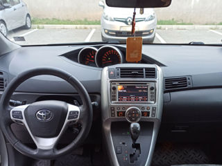 Toyota Verso foto 9