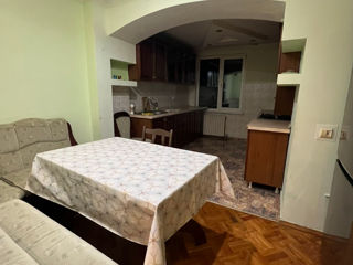 Apartament cu 2 camere, 67 m², Botanica, Chișinău foto 2