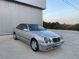 Mercedes E-Class foto 3