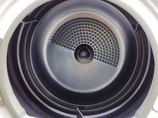 Узкая сушильная машина AEG фото 4