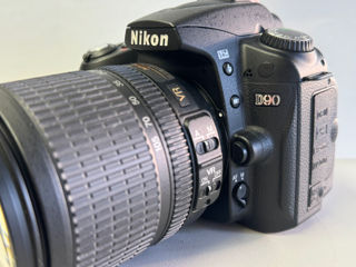 Nikon D90 18-105mm
