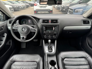 Volkswagen Jetta foto 9