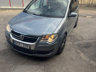 Volkswagen Touran foto 8