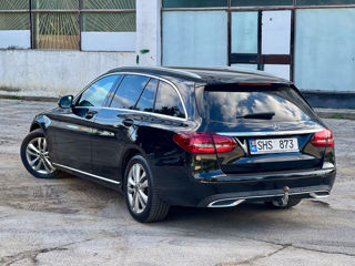 Mercedes C-Class Wagon foto 2